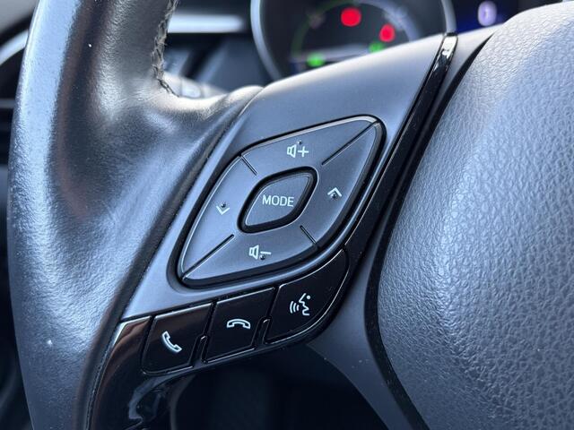 Toyota C-HR 1.8 Hybrid Style / Trekhaak ( 725 kg ) / Dealer onderhouden / Airco (automatisch) / Cruise control adaptief /