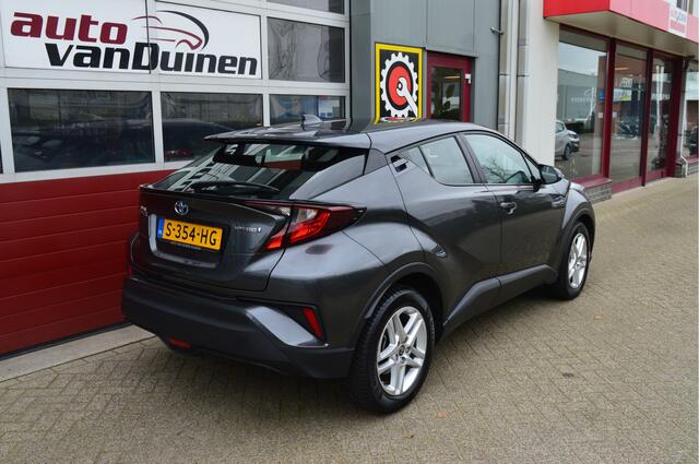 Toyota C-HR 1.8 Hybrid Active O.a: Adaptive cruise, Clima, Dab, 17 Inch L.M. met all-season, Carplay, Camera, Etc.. Rijklaar! All-in prijs!