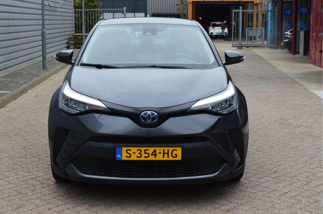 Toyota C-HR 1.8 Hybrid Active O.a: Adaptive cruise, Clima, Dab, 17 Inch L.M. met all-season, Carplay, Camera, Etc.. Rijklaar! All-in prijs!