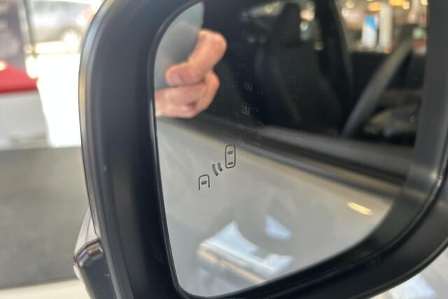 Toyota C-HR First Edition 77 kWh, Inruilpremie ¤2.000,- BSM, Apple Carplay/Android Auto, Stoel & Stuur verwarming!