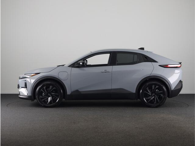 Toyota C-HR First Edition 77 kWh | NIEUW & SNEL LEVERBAAR | ALLE KLEUREN OP VOORRAAD | PRIJS INCLUSIEF ALLE ACTIES |