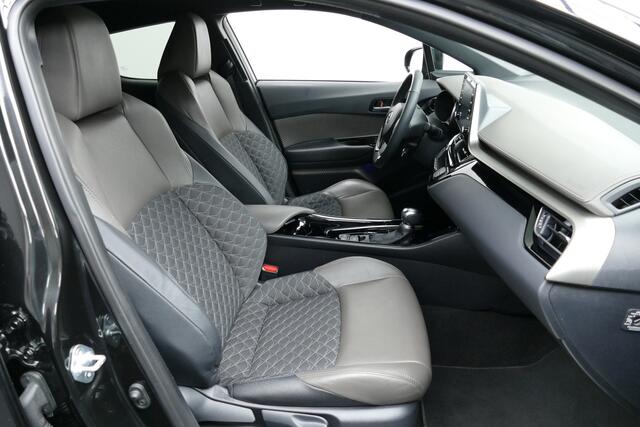 Toyota C-HR 2.0 Hybrid Executive. Carplay/Android Navi, Camera, Stoel&StuurVerw, 18"LMV