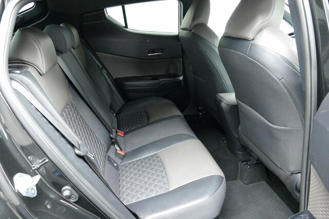 Toyota C-HR 2.0 Hybrid Executive. Carplay/Android Navi, Camera, Stoel&StuurVerw, 18"LMV