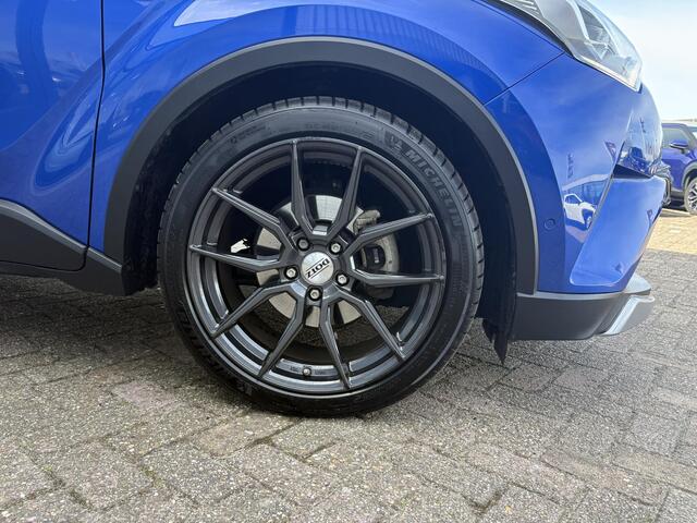 Toyota C-HR 1.8 Hybrid Bi-Tone