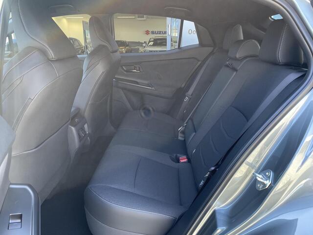 Toyota C-HR First Edition 77 kWh **MINERAL METALLIC/ ELEKTRISCH/ NIEUWE AUTO**