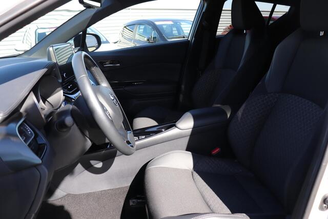 Toyota C-HR 2.0 Hybrid Style, BSM, Stuur & Stoelverwarming, Apple Carplay/Android Auto!