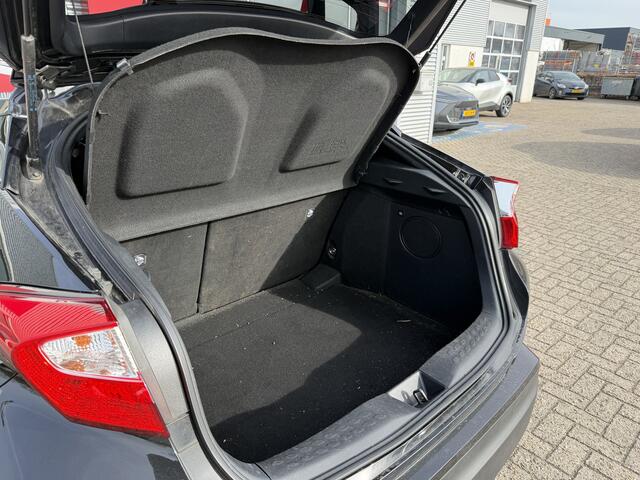 Toyota C-HR 1.8 Hybrid Executive *Met trekhaak!*