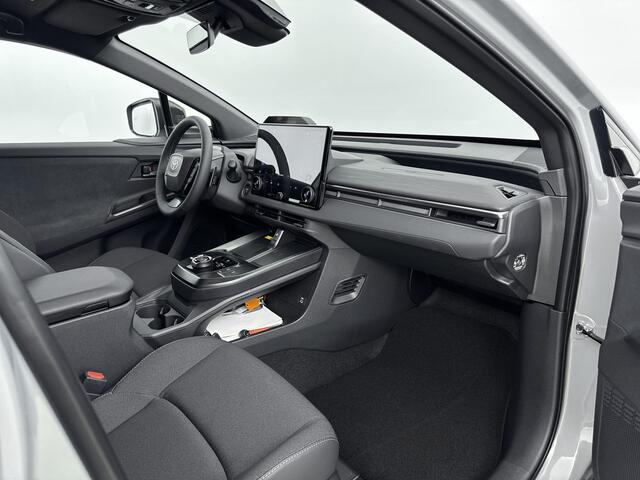 Toyota C-HR First Edition 77 kWh | Apple Carplay & Android Auto | Parkeercamera | * | Direct leveren |