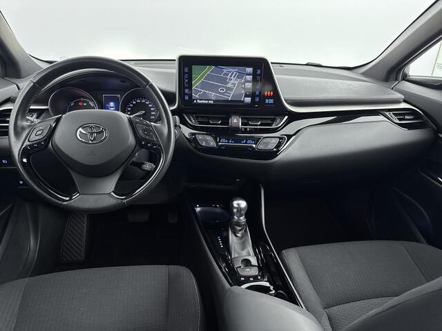Toyota C-HR 1.8 Hybrid Dynamic Trekhaak Afneembaar | Incl Winterset | Lichtmetalen Velgen 18'' | Parkeersensoren Achter | Stoelverwarming | Navi |