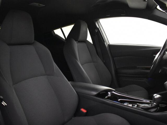 Toyota C-HR 1.8 Hybrid Team D | PDC | stoelverwarming | Trekhaak | Blindspot