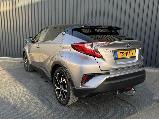 Toyota C-HR 1.8 Hybrid Bi-tone | Trekhaak afnb. | Dodehoeksensoren | Stuur & Stoel verw. | Prijs Rijklaar!!