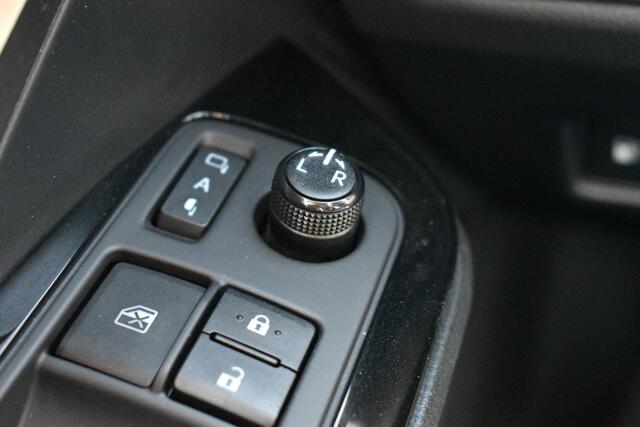 Toyota C-HR 1.8 Hybrid Executive Automaat 122pk | Keyless entry | Voorstoelen verwarmd | PDC |