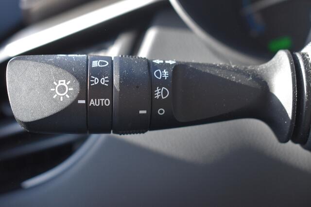 Toyota C-HR 1.8 Hybrid Executive Automaat 122pk | Keyless entry | Voorstoelen verwarmd | PDC |