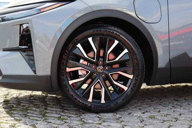 Toyota C-HR First Edition 77 kWh, Apple Carplay / Android Auto ,Adaptieve cruise control.