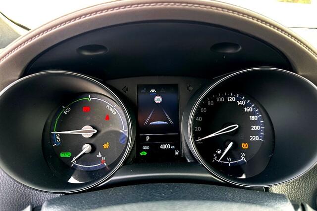 Toyota C-HR 1.8 Hybrid Style Bi-Tone Carplay / Safety Pakket / Navi