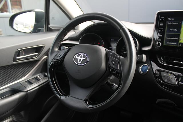Toyota C-HR 1.8 Hybrid Active | Incl. 12 maanden garantie | Cruise control | Achteruitrijcamera | Climate control | Bluetooth | Lichtmetalen velgen | Airco | Navigatie | Lane assist