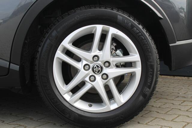 Toyota C-HR 1.8 Hybrid Active | Incl. 12 maanden garantie | Cruise control | Achteruitrijcamera | Climate control | Bluetooth | Lichtmetalen velgen | Airco | Navigatie | Lane assist