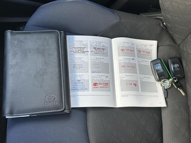 Toyota C-HR 1.8 Hybrid Bi-Tone Plus / JBL Audio / Trekhaak / Adaptief Cruise Control / Achteruitrijcamera / Climate Control / Navigatie / Parkeersensoren / 18'' LM Velgen /