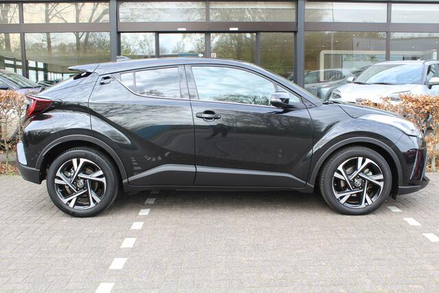 Toyota C-HR 1.8 Hybrid Dynamic | Rijklaar | Trekhaak | Apple/Android | Camera | Adap. Cruise | Clima | DAB+ | PDC | Blind Spot
