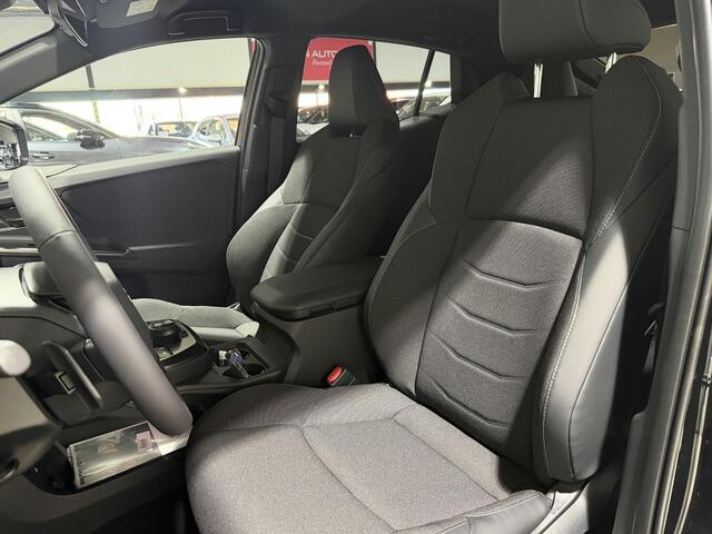 Toyota C-HR First Edition 77 kWh | VOORRAAD | 20" WIELEN | ¤2.000 INRUILPREMIE