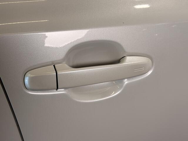 Toyota C-HR 1.8 Hybrid Bi-Tone | Stoelverwarming | BSM |