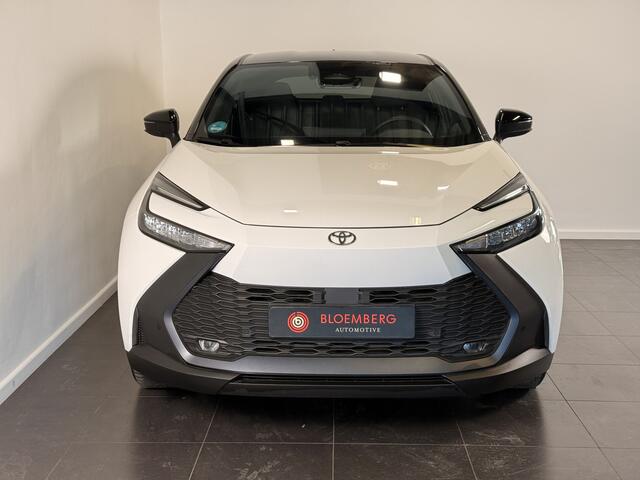 Toyota C-HR 2.0 Plug-in Hybrid 220 First Edition | 12,3" scherm | Stuurverwarming | All season banden |