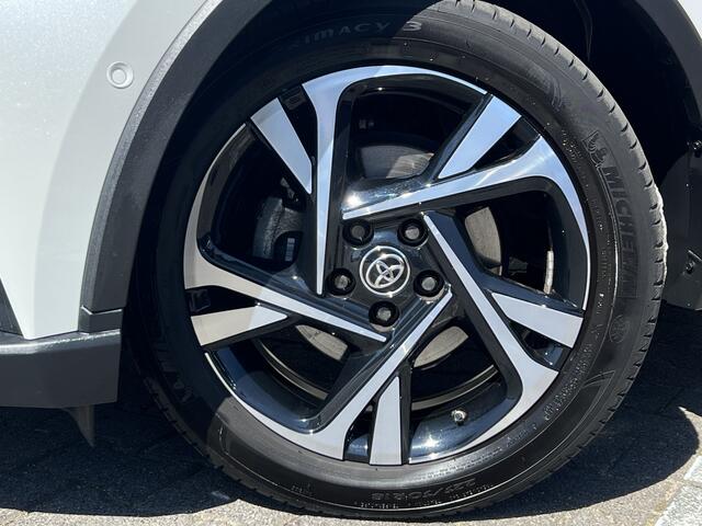 Toyota C-HR 2.0 Hybrid Team D | Trekhaak | Premium LED | Carplay | ACC | Camera | Dodehoek