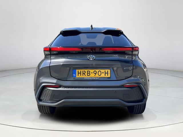 Toyota C-HR 2.0 Plug-in Hybrid 220 Dynamic | Stoel- + stuurverwarming | Carplay | Dode hoek waarschuwing | Keyless entry |