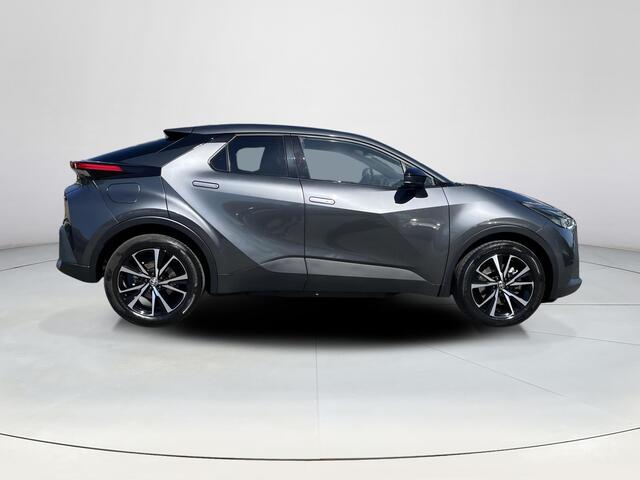 Toyota C-HR 2.0 Plug-in Hybrid 220 Dynamic | Stoel- + stuurverwarming | Carplay | Dode hoek waarschuwing | Keyless entry |