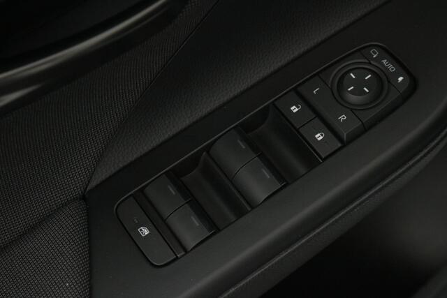 Toyota C-HR 2.0 Plug-in Hybrid 220 Dynamic Limited, Stoel & Stuurverwarming, Apple Carplay/Android Auto!