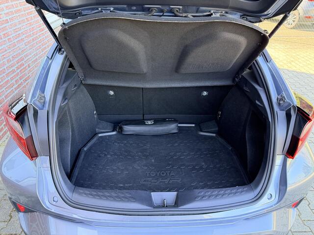 Toyota C-HR 1.8 Hybrid Style *Navi*All-weather banden*