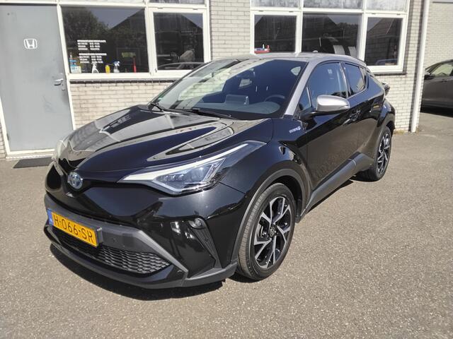 Toyota C-HR 2.0 Hybrid First Edition two tone