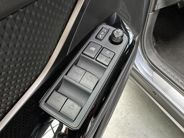 Toyota C-HR 1.8 Hybrid Dynamic slechts 15000km! Trekhaak, 1e eigenaar