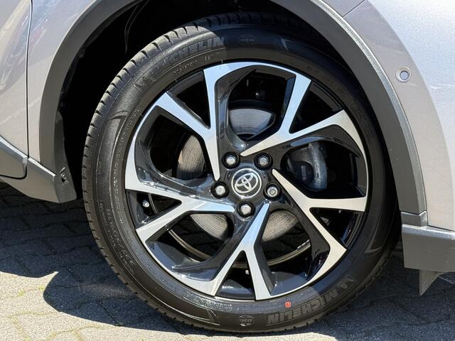 Toyota C-HR 2.0 Hybrid Team D | ACC | CarPlay | Camera | Keyless | 18 inch