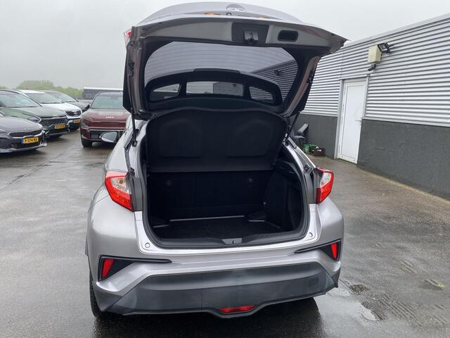 Toyota C-HR 1.8 Hybrid Active Navigatie, achteruitrij camera, adaptieve cruise control, keyless entry- & start, automaat!