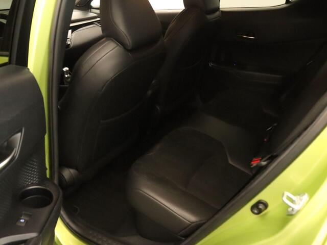 Toyota C-HR 1.8 Hybrid Executive Ultimate - AFNEEMBARE TREKHAAK (TREKGEWICHT 725 KG GEREMD) - ADAPTIEVE CRUISE CONTROL - DODEHOEKDETECTIE - CAMERA - KEYLESS ENTRY/START - EXTRA GETINT GLAS - NAVIGATIE FULL MAP - STUURWIELVERWARMING - VOORSTOELEN VERWARMD - JBL PREMIU