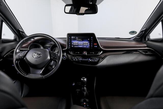Toyota C-HR 1.2 116 PK Premium Orig. NL | Adapt. Cruise | Stoel-+Stuurverw. | Afn. Trekhaak | PDC | Camera | NAV | JBL | ECC | LM 18" |