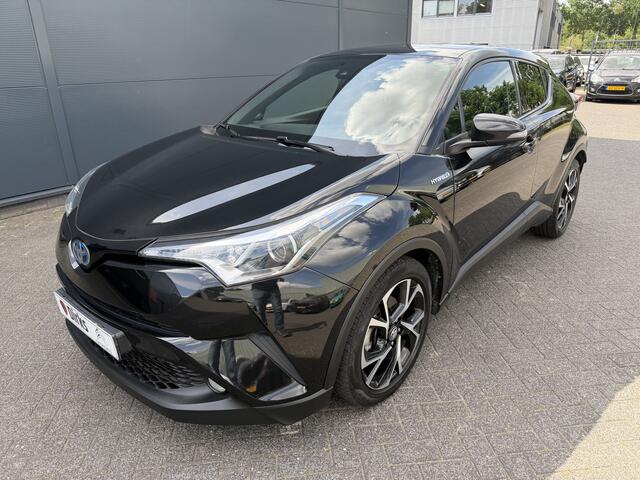 Toyota C-HR 1.8 Hybrid Business Intro (Trekhaak - Camera - Stoelverwarming - Keyless Entry - 18"incl 4S - Adaptieve Cruise Controle - Automatische Airco - Navigatie)