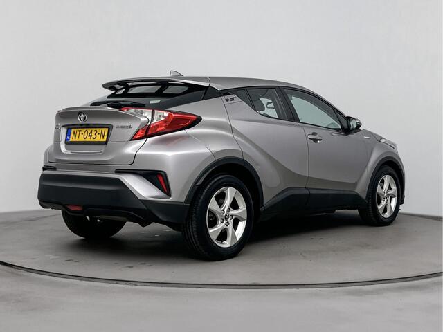 Toyota C-HR 1.8 Hybrid Dynamic | Navigatie | Parkeercamera | 17" Lichtmetalen velgen |