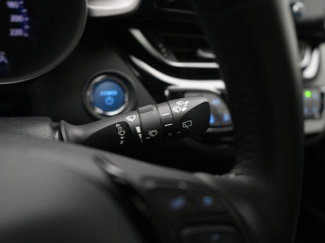 Toyota C-HR 1.8 Hybrid Active | 18" Lichtmetalen velgen | Parkeercamera | Cruise Control Adaptief |