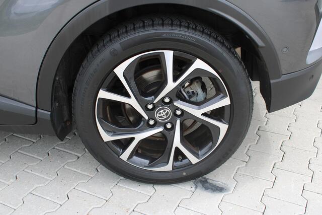 Toyota C-HR 1.8 Hybrid Business Intro | Incl. 12 maanden garantie | Adaptieve cruise control | Stoel/stuurverwarming | Parkeercamera | Navigatie | DAB radio | Lane assist |