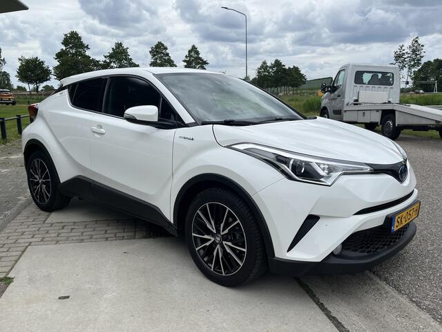 Toyota C-HR 1.8 Hybrid Dynamic / Automaat / Camera / Climate / Stoelverw. / 18'' LMV / LED /