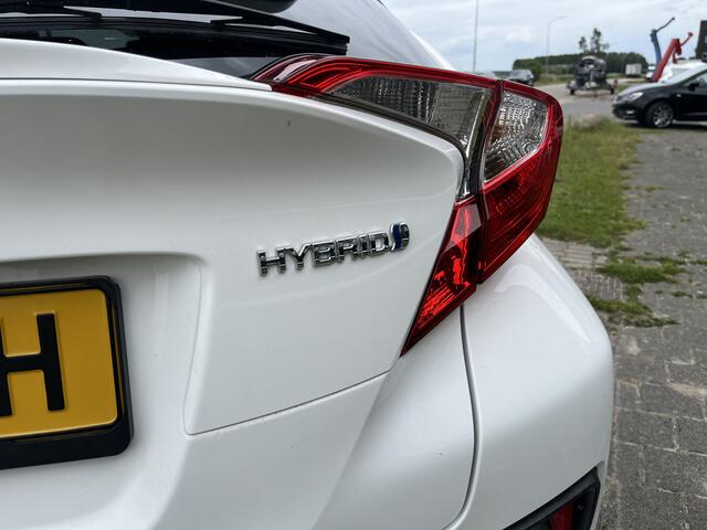 Toyota C-HR 1.8 Hybrid Dynamic / Automaat / Camera / Climate / Stoelverw. / 18'' LMV / LED /