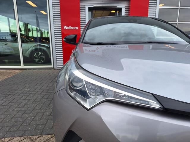 Toyota C-HR 1.8 Hybrid Bi-Tone