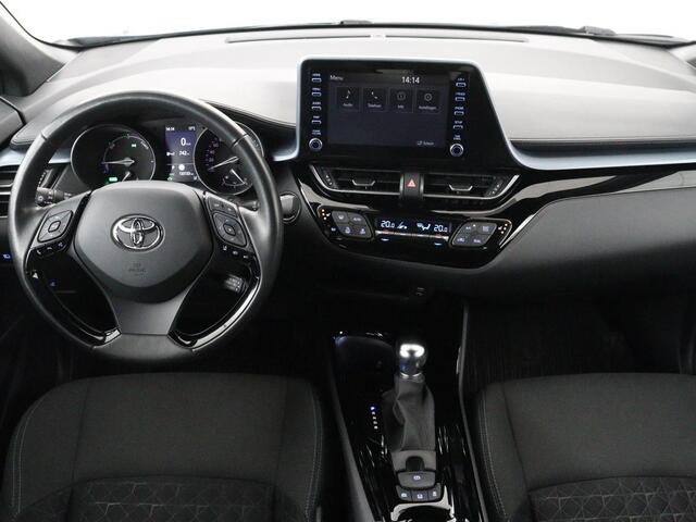 Toyota C-HR 1.8 Hybrid Executive | Trekhaak | Stuurverwarming | Adaptive cruise | Camera | Carplay | Park Assist | Stoelverwarming | Keyless | Bluetooth | Full LED | Side Assist