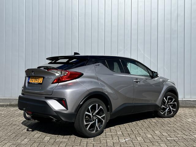 Toyota C-HR 1.8 Hybrid Bi-Tone Navigatie Stoelverwarming Trekhaak 1e Eigenaar Dealer onderhouden