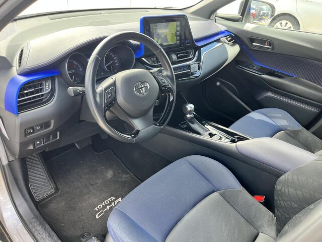 Toyota C-HR 1.8 Hybrid Bi-Tone Navigatie Stoelverwarming Trekhaak 1e Eigenaar Dealer onderhouden