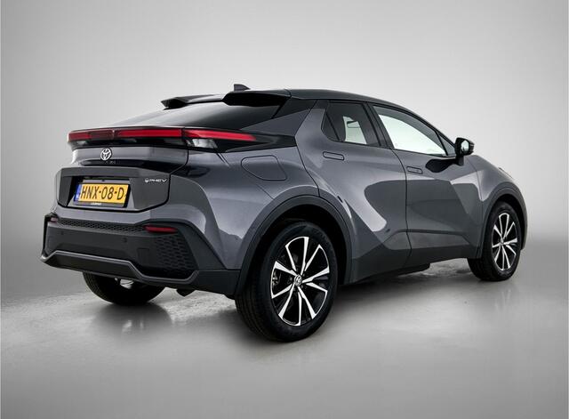 Toyota C-HR 2.0 Plug-in Hybrid 220 First Edition | Parkeersensoren V+A | Stuur-Stoelverwarming Onderweg-naar-dealer