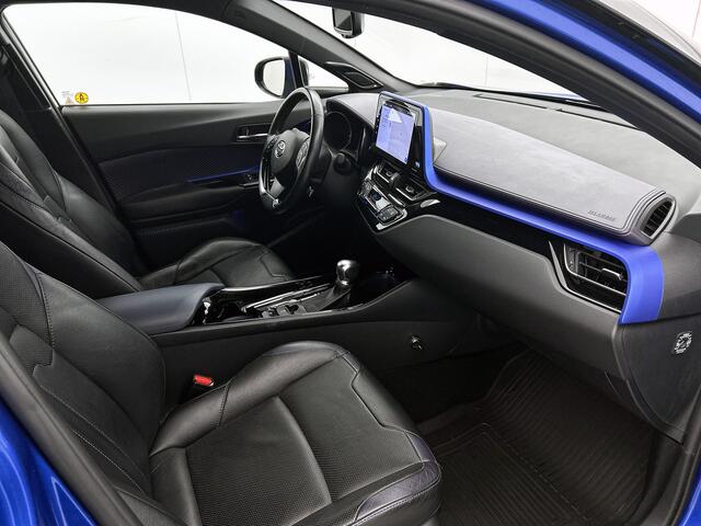 Toyota C-HR 1.8 Hybrid Bi-tone Plus | Dealer onderhouden | JBL | Dodehoek detectie | Stoel+stuurverwarm0ing | Parkeersensoren voor+achter met assistent | Trekhaak afneembaar | Lederen bekleding | Navigatie | volledig LED |