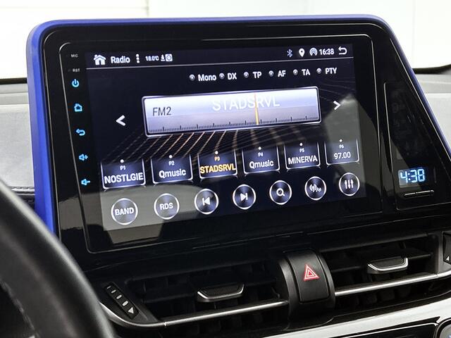 Toyota C-HR 1.8 Hybrid Bi-tone Plus | Dealer onderhouden | JBL | Dodehoek detectie | Stoel+stuurverwarm0ing | Parkeersensoren voor+achter met assistent | Trekhaak afneembaar | Lederen bekleding | Navigatie | volledig LED |